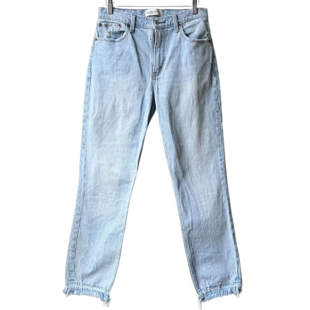 Abercrombie & Fitch High Rise Mom Jean Light Wash Sz 27